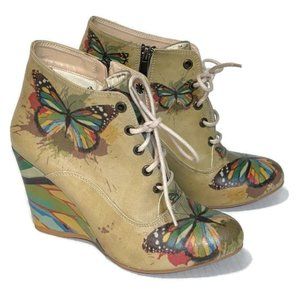 Goby Beige Butterfly Wedge Heel Zipper Ankle Boots Size US 7.5 EU 38 WOMENS RARE